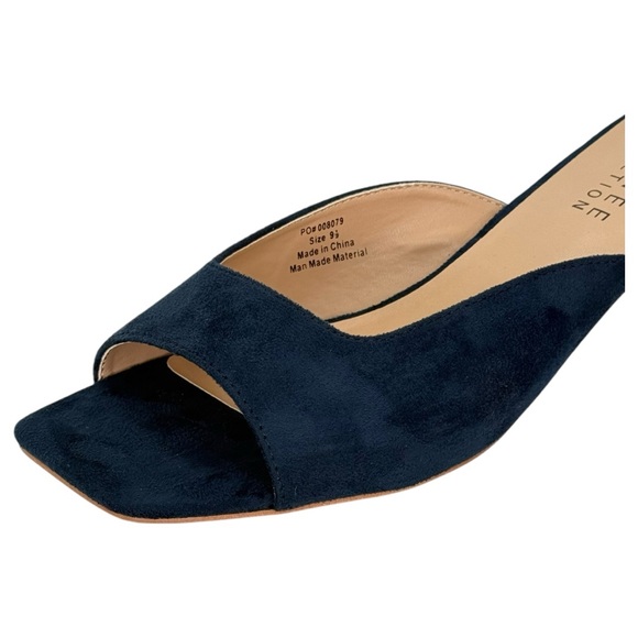 Journee Collection Larna Navy Microfiber Womens Low Top Heels Size 9.5M - Picture 7 of 10